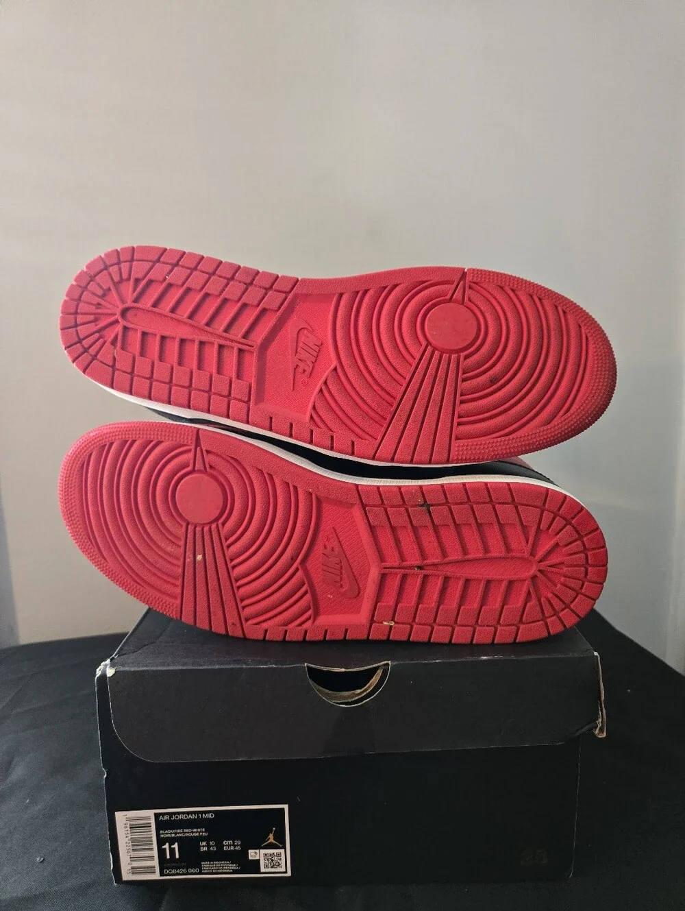 Nike Air Jordan 1 Mid Alternate Bred Black Fire Red Size 11 w/ Box